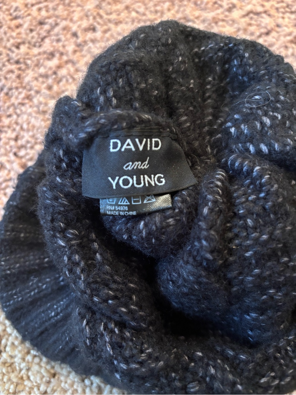 David and Young “Dog Mom” Pom Pom Hat - Picture 6 of 6